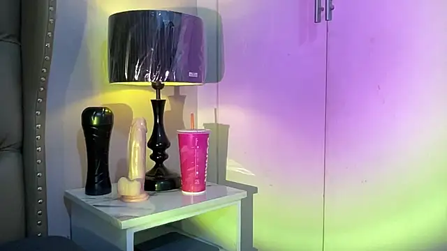 solana imani online show from October 2025 04:19:02 PM