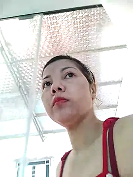 LuxiLuxi18x online show from April 2026 03:33:02 AM