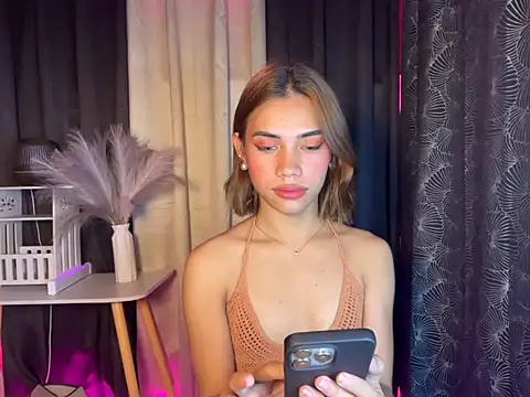 Snapshot of Lovelynikki03 chatting on October 2025 05:34:01 PM Lovelynikki03 online show from October 2025 05:34:01 PM