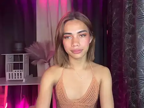 Snapshot of Lovelynikki03 chatting on October 2025 06:52:02 PM Lovelynikki03 online show from October 2025 06:52:02 PM