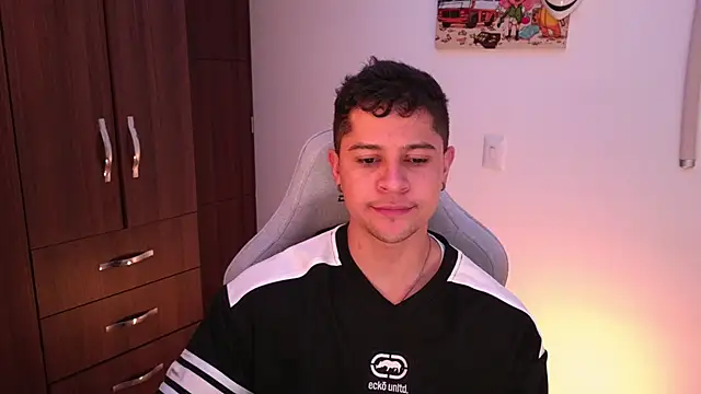 domsantiago  online show from October 2025 01:24:02 AM