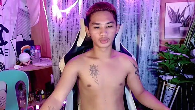 Snapshot of asianhardcock25 chatting on October 2025 11:44:02 AM asianhardcock25 online show from October 2025 11:44:02 AM