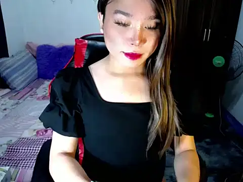 Snapshot of Urassiansweetcummer chatting on October 2025 02:14:02 PM Urassiansweetcummer online show from October 2025 02:14:02 PM