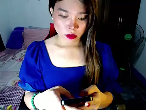 Snapshot of Urassiansweetcummer chatting on October 2025 03:38:01 AM Urassiansweetcummer online show from October 2025 03:38:01 AM