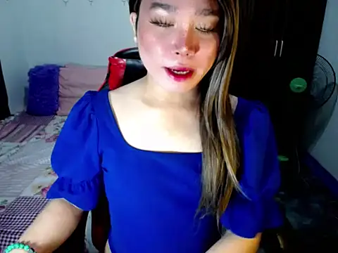 Snapshot of Urassiansweetcummer chatting on October 2025 02:12:02 AM Urassiansweetcummer online show from October 2025 02:12:02 AM