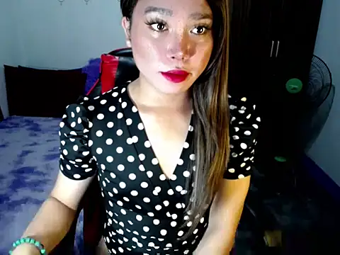 Snapshot of Urassiansweetcummer chatting on November 2025 01:08:01 AM Urassiansweetcummer online show from November 2025 01:08:01 AM