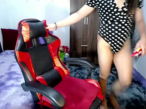 Snapshot of Urassiansweetcummer chatting on November 2025 01:49:02 AM Urassiansweetcummer online show from November 2025 01:49:02 AM