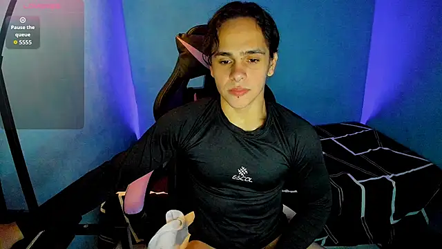 Snapshot of Maximiliano_scoott__ chatting on September 2025 07:14:02 PM Maximiliano scoott   online show from September 2025 07:14:02 PM