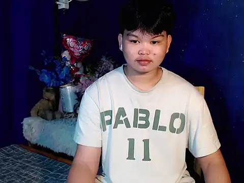 Reynelcock online show from November 2025 03:56:01 PM