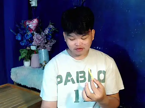 Reynelcock online show from November 2025 11:47:02 AM