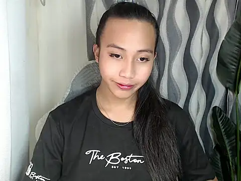 Snapshot of sweetiie_caren chatting on June 2026 06:07:01 AM sweetiie caren online show from June 2026 06:07:01 AM