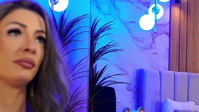 Snapshot of Izabellle02 chatting on March 2026 05:09:02 AM Izabellle02 online show from March 2026 05:09:02 AM