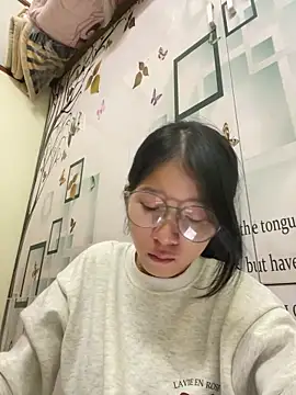 meomeo2k6 online show from November 2025 02:07:02 PM