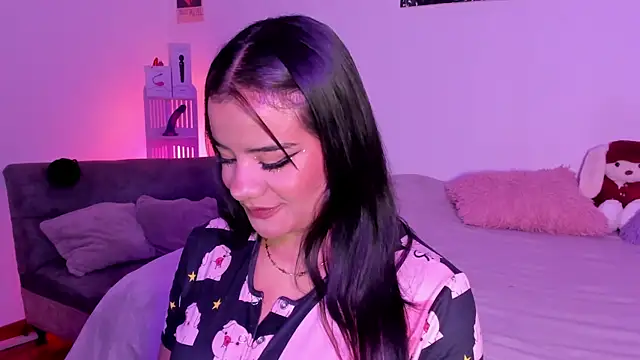 Snapshot of Shophie_thoopson chatting on June 2026 02:58:01 AM Shophie thoopson online show from June 2026 02:58:01 AM