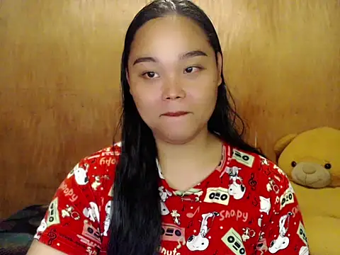  Lylia online show from November 2025 07:03:02 PM