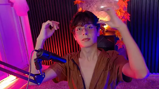 luixdust  online show from October 2025 04:30:01 AM