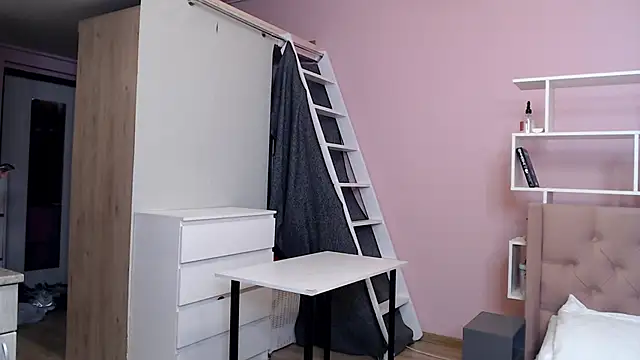 Snapshot of alice_and_jonathan chatting on March 2026 05:35:01 AM alice and jonathan online show from March 2026 05:35:01 AM