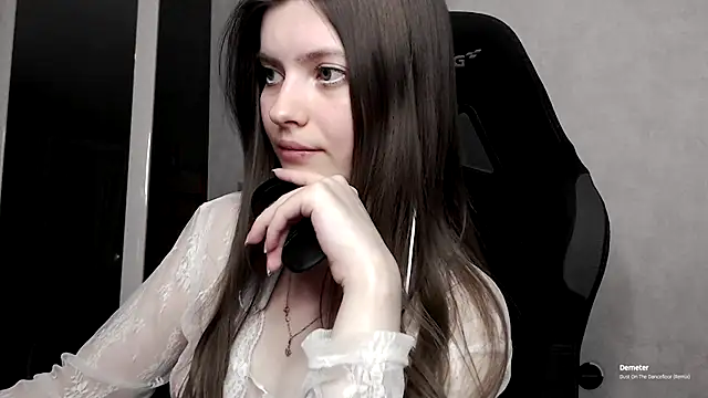 cute elfy  online show from September 2025 05:02:02 PM