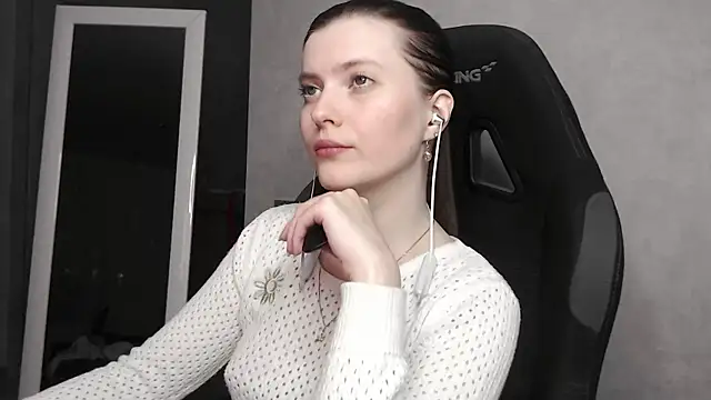 cute elfy  online show from September 2025 05:03:02 PM