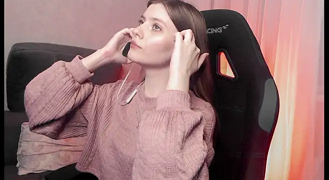 cute elfy  online show from December 2025 02:35:01 PM