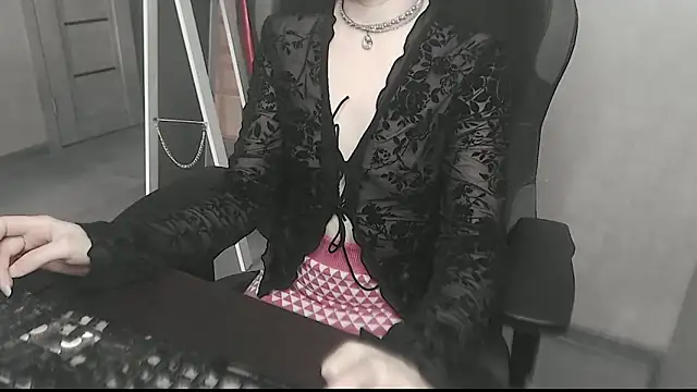 cute elfy  online show from April 2026 09:03:02 AM