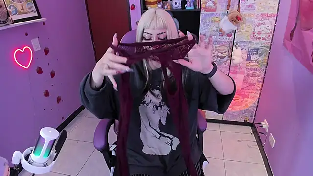 Vero Osb  online show from November 2025 12:10:02 AM