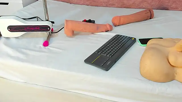 Wonderkloe  online show from February 2026 07:31:02 PM