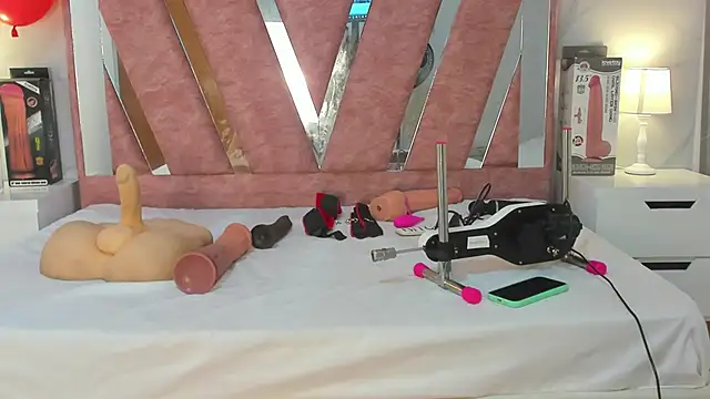 Wonderkloe  online show from February 2026 07:31:01 PM