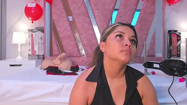 Wonderkloe  online show from February 2026 08:20:02 PM