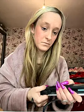 Snapshot of LucyRoseMae chatting on December 2025 01:09:02 PM LucyRoseMae online show from December 2025 01:09:02 PM