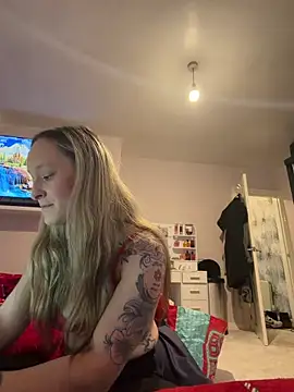 Snapshot of LucyRoseMae chatting on February 2026 09:08:01 AM LucyRoseMae online show from February 2026 09:08:01 AM