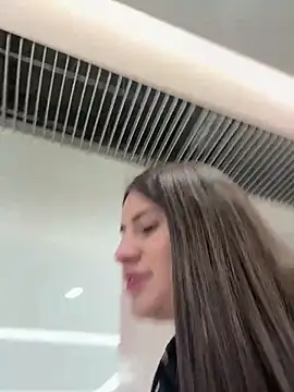 Isabella21  online show from October 2025 12:13:01 AM