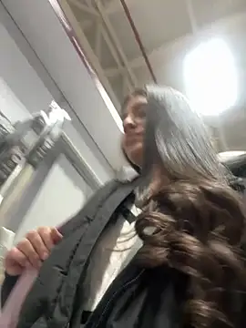 Isabella21  online show from February 2026 12:23:01 AM