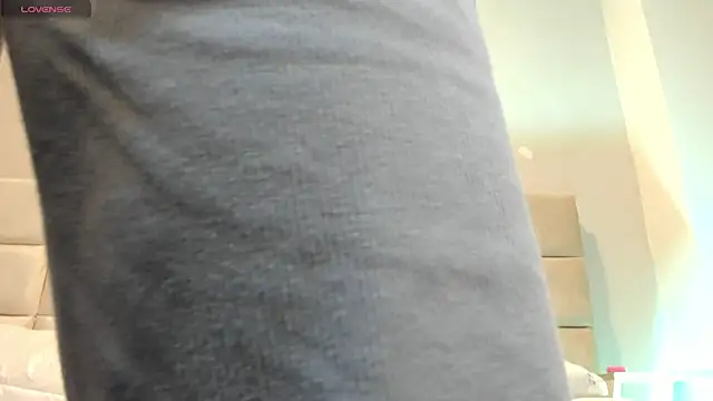 Melany  08 online show from April 2026 01:00:02 PM