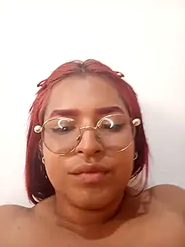 Snapshot of katia_durand chatting on April 2026 09:09:01 PM katia durand online show from April 2026 09:09:01 PM