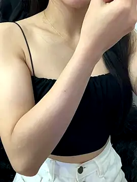 JennyQueen18 online show from November 2025 03:47:02 PM