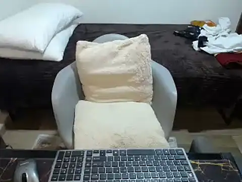 Snapshot of bossking017 chatting on January 2025 11:35:01 PM bossking017 online show from January 2025 11:35:01 PM