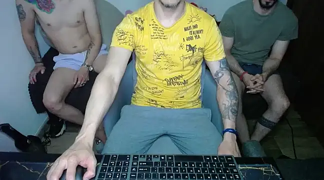 Snapshot of bossking017 chatting on March 2025 10:53:01 PM bossking017 online show from March 2025 10:53:01 PM