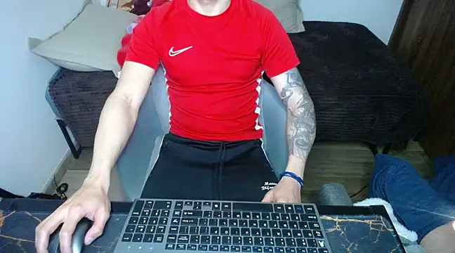 Snapshot of bossking017 chatting on March 2025 09:54:02 PM bossking017 online show from March 2025 09:54:02 PM