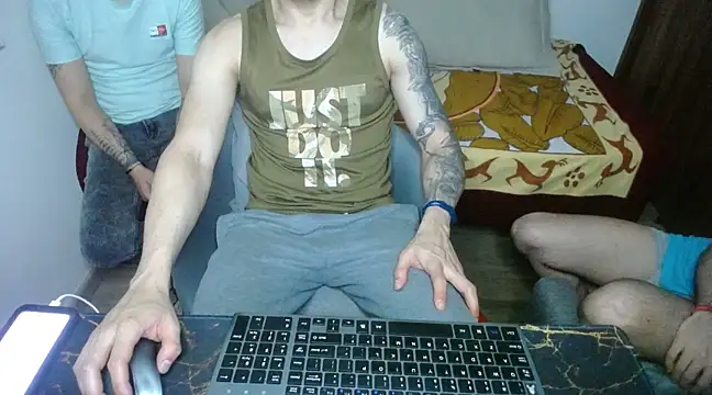 Snapshot of bossking017 chatting on March 2025 03:15:01 AM bossking017 online show from March 2025 03:15:01 AM