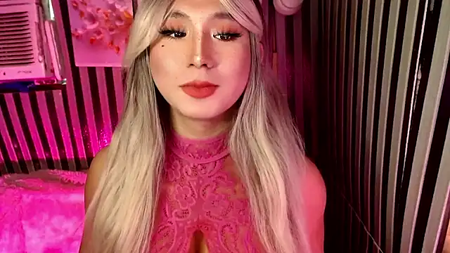 UrhotlucyTS online show from March 2026 07:02:01 AM