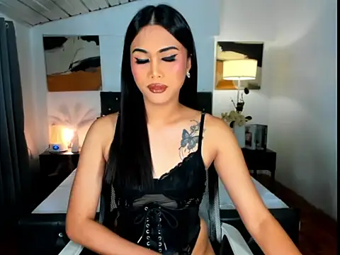 CallaWang online show from November 2025 06:10:01 PM