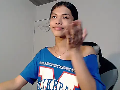 urcurlydiva online show from December 2025 06:30:02 AM