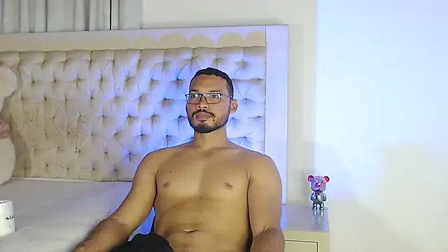 Snapshot of marcusblade chatting on December 2025 10:26:01 PM marcusblade online show from December 2025 10:26:01 PM