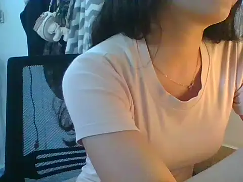 Linzly online show from September 2025 03:08:02 AM