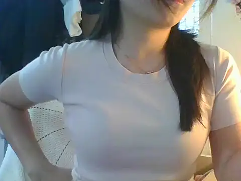 Linzly online show from December 2025 02:51:01 AM