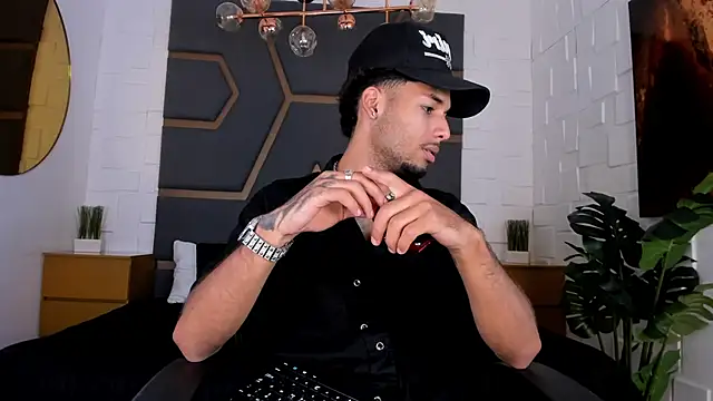 Thiagoferreti online show from November 2025 07:24:01 PM