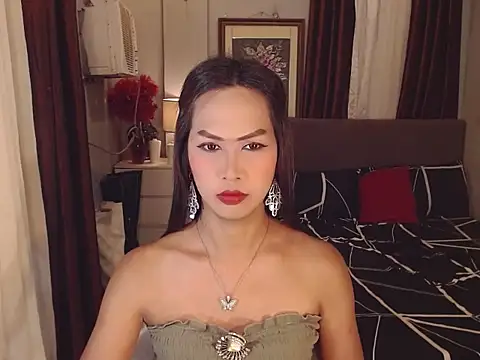 Nathalieheartt online show from May 2026 08:11:02 AM