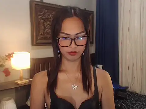 Nathalieheartt online show from July 2026 02:33:02 AM