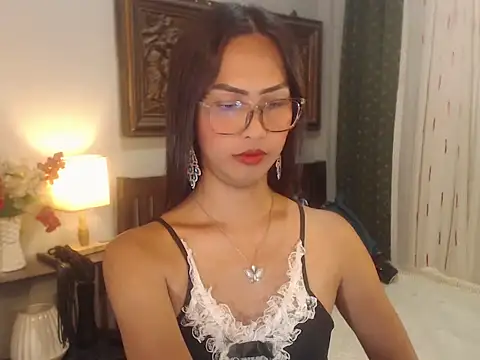 Nathalieheartt online show from July 2026 02:12:02 PM